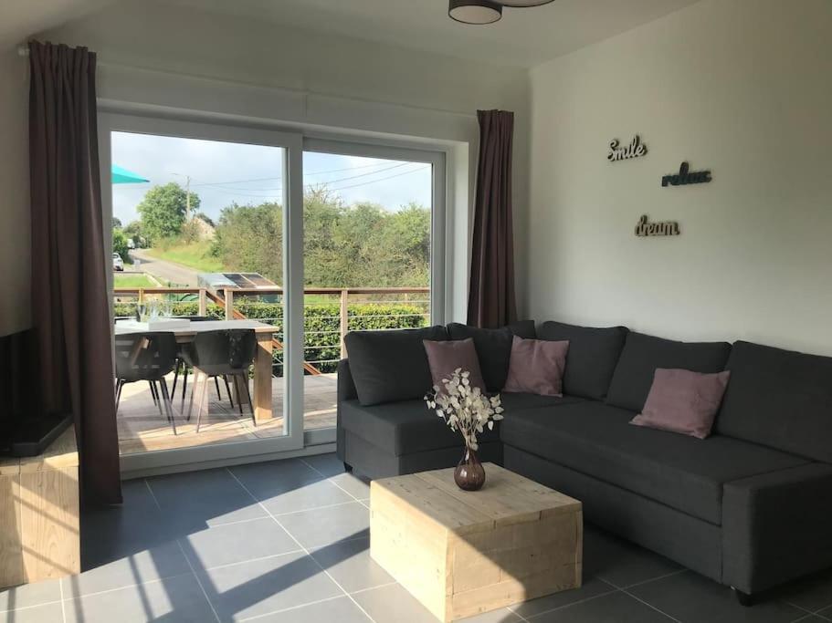 Huis Met Zonneterras, Tuin En Panoramisch Uitzicht Wellin ภายนอก รูปภาพ