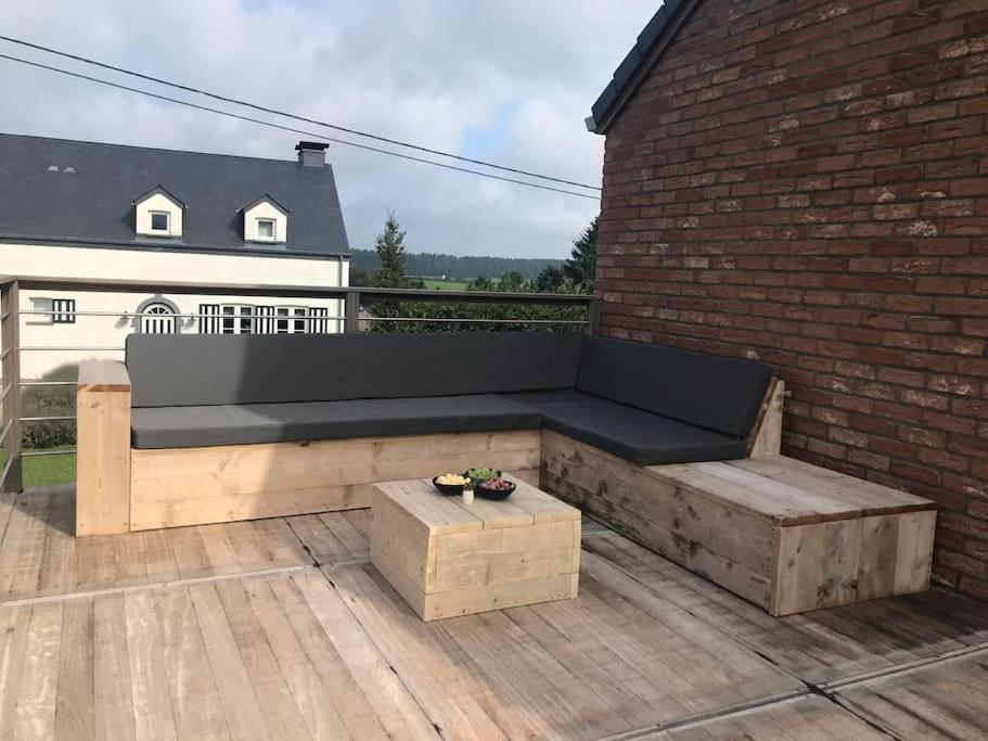 Huis Met Zonneterras, Tuin En Panoramisch Uitzicht Wellin ภายนอก รูปภาพ